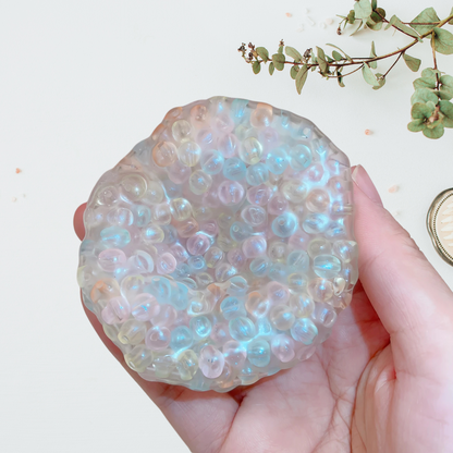 Squishy Knetball mit bunten Perlen